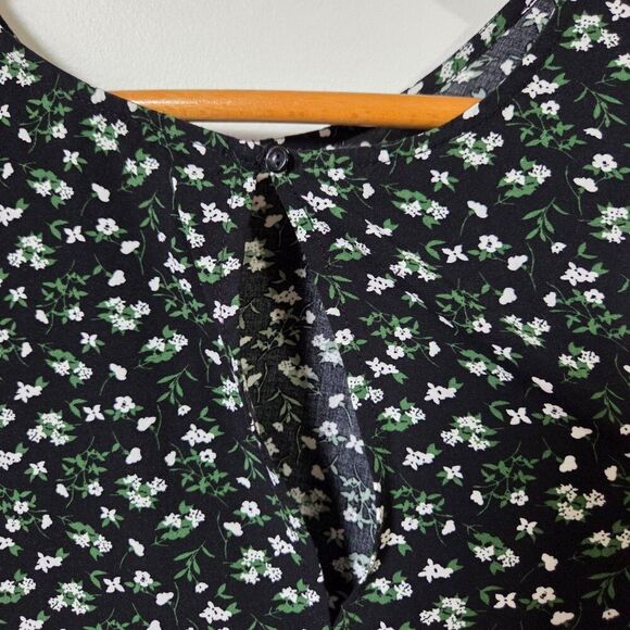 EUC LIKE NEW OLD NAVY SOFT DITSY FLORAL DRESS SIZE XL - Picture 8 of 16